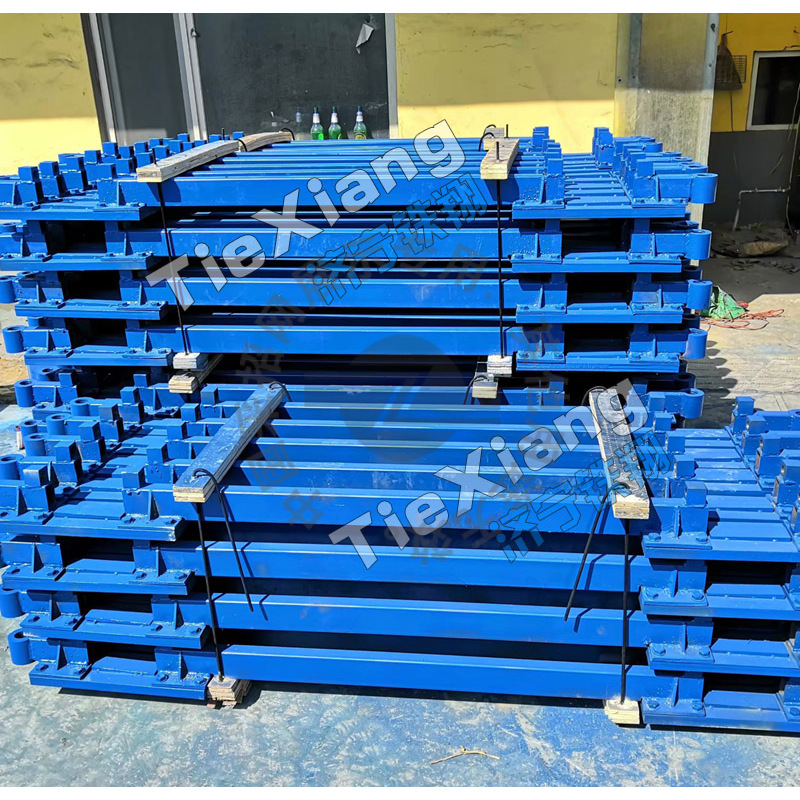 铁路铺轨支撑架 铁路支撑架 钢轨支撑架 铺轨支撑架 钢轨起道架 铁路